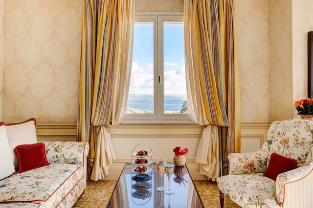 جناح ديلوكس بسرير كينج بإطلالة على البحر، Hotel Metropole Monte Carlo 4/6