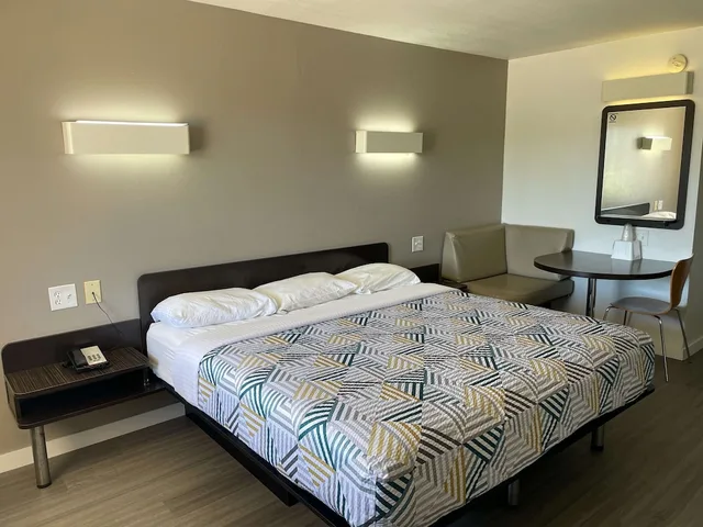 غرفة قياسية بسرير كينج، Motel6 Wichita Falls, TX - North 6/7