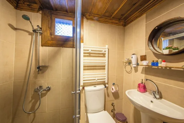 غرفة قياسية بسرير مزدوج بإطلالة على الحديقة، Hanedan Konak Otel 2/2