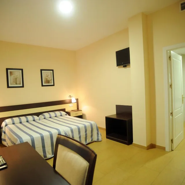 غرفة بسرير مزدوج أو سريرين منفصلين، Hotel Castillo 2/10