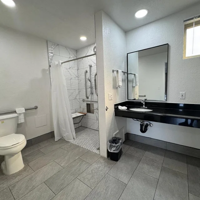 غرفة بسريرين مزدوجين لذوي الإعاقة، Motel6 Willows, CA 8/10