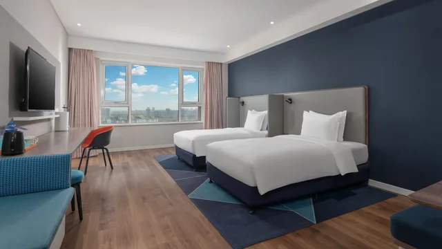 غرفة قياسية بسريرين منفصلين، Holiday Inn Express Yinchuan Downtown 1/3