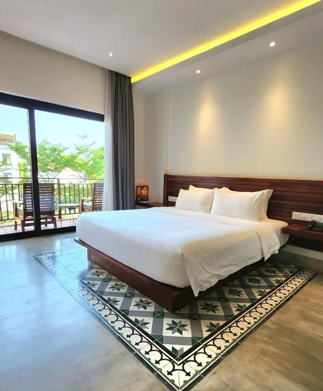 غرفة ديلوكس بسرير مزدوج بإطلالة على المسبح بشرفة، DACO Hotel 5/10