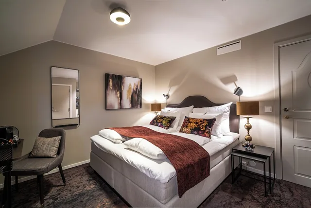 Room, King Bed, Bathtub, Molla Hotel 1/2
