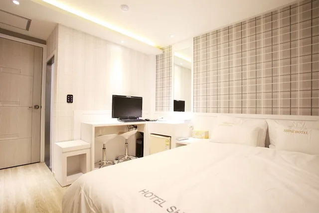 Standard, Double Bed, Shine Hotel 6/10
