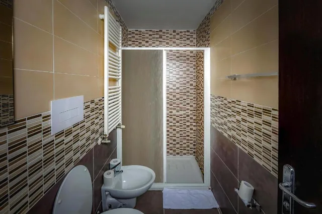 غرفة سوبيريور ثلاثية، Hotel Trieste 5/6