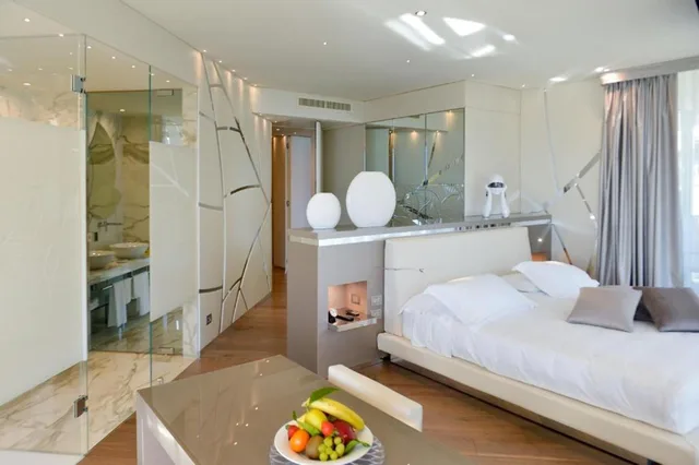 غرفة ديلوكس بإطلالة على البحيرة بجاكوزي، Park Hotel Imperial Centro Tao Natural Medical Spa 3/8