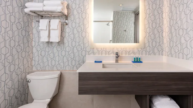 غرفة بسرير كينج، Holiday Inn Express Quebec 5/7
