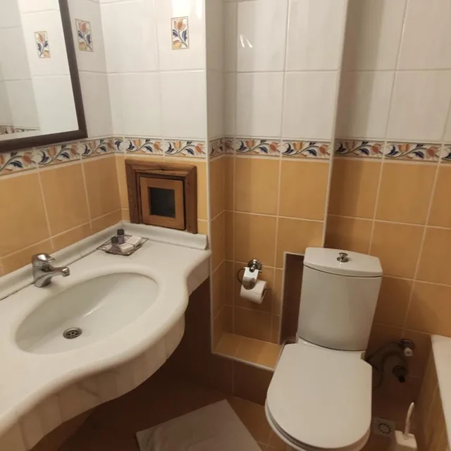غرفة ثلاثية، Turkoman 6/6