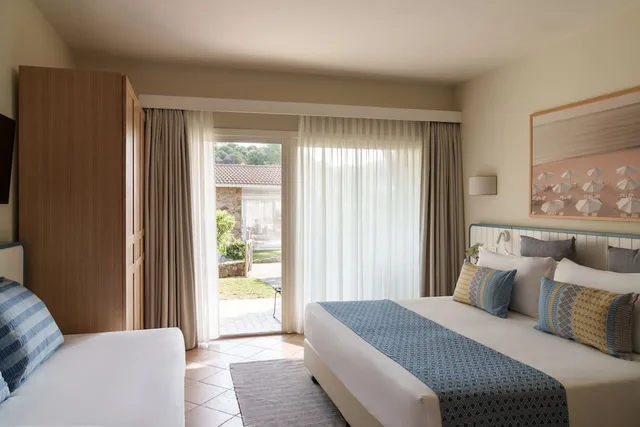 Plus, Superior, 1 Double and 1 Single Bed، Chia Laguna - Hotel Village 4/6