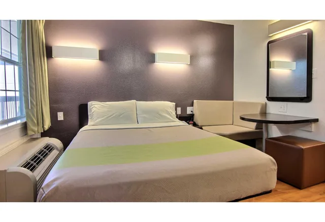 غرفة بسرير كوين، Studio 6 Extended Stay - Austin, TX - Northwest 1/3