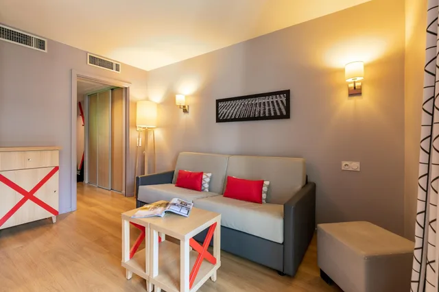 1 Bedroom, Apartment, Residence La Petite Venise 3/5