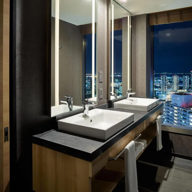 غرفة تنفيذية ركنية بسريرين منفصلين بإطلالة بحوض استحمام، Mitsui Garden Hotel Toyosu Premier 8/10