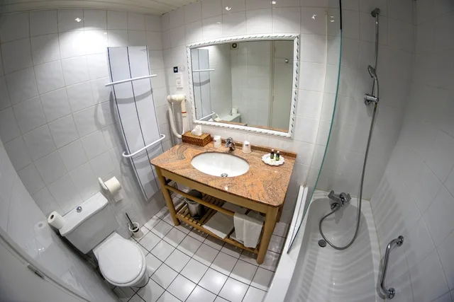 HOTEL LE RELAIS FLEURI، أوكسار 48/50