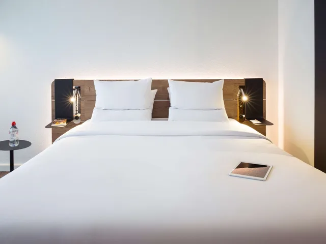 غرفة سوبيريور عائلية بسرير كوين مع أريكة، NOVOTEL LAUSANNE BUSSIGNY 7/10
