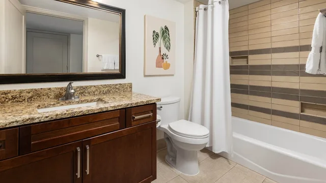غرفة بسرير كينج وسريرين منفصلين بـ3 غرف نوم، Holiday Inn Club Vacations Scottsdale Resort 8/10