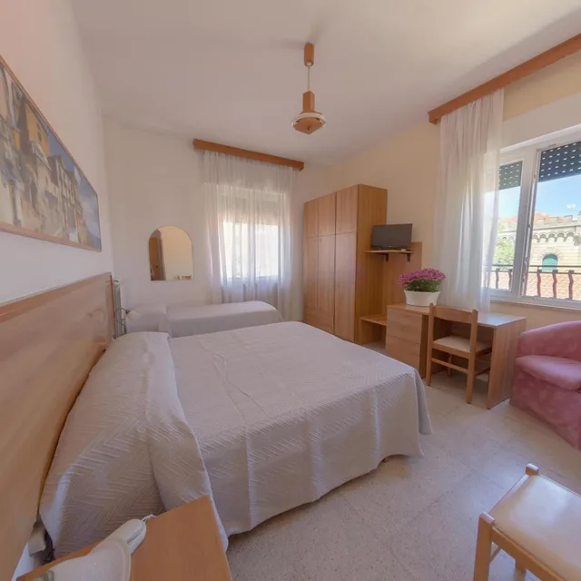غرفة رباعية، Hotel Venezia Vasto 1/4