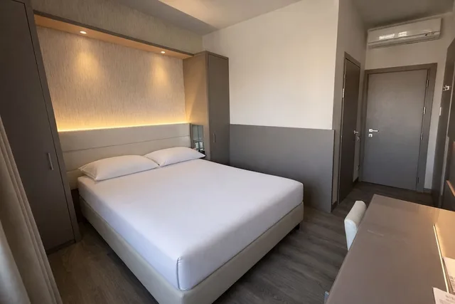 غرفة سوبيريور بسرير كينج، Hotel Principe Modena 3/9
