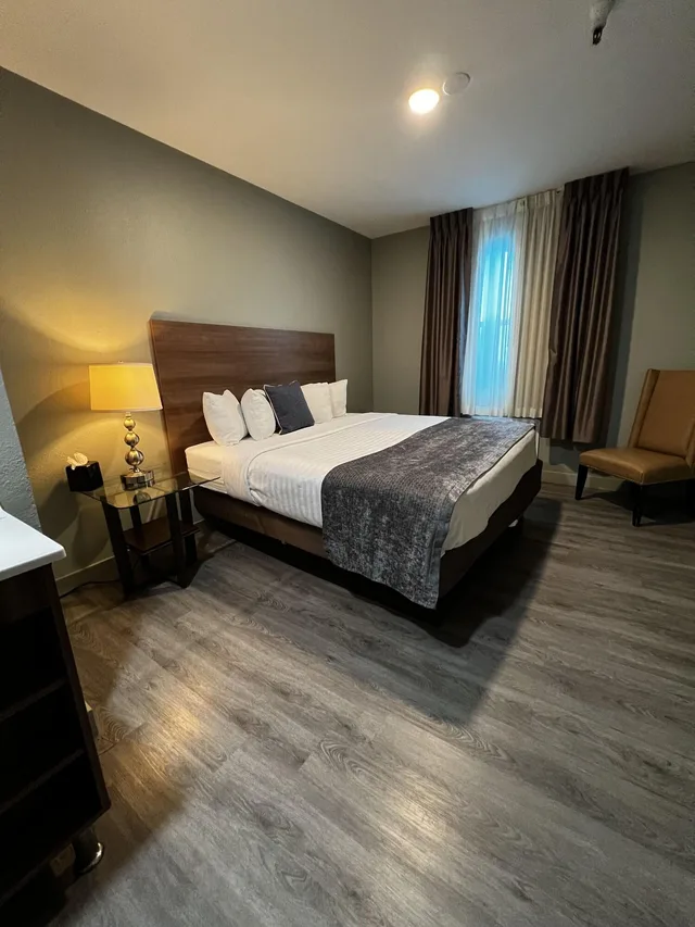 Room, King Bed, Urban Boutique Hotel 4/10