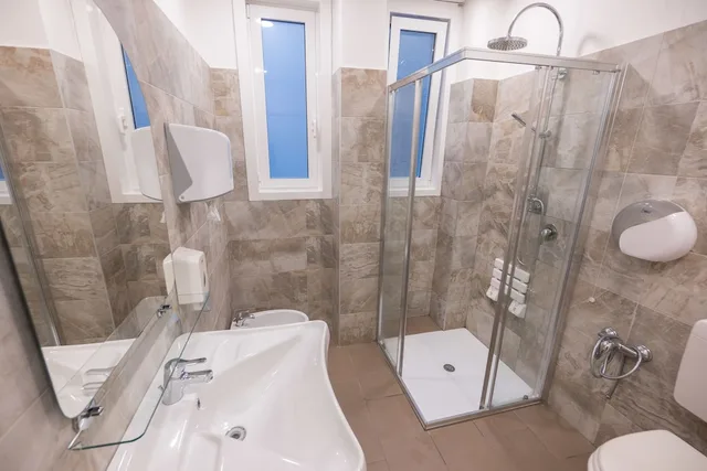 غرفة سوبيريور ثلاثية بغرفة نوم واحدة، Nuovo Albergo Centro 6/6