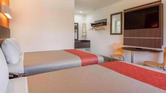 غرفة رباعية، Motel6 Fremont, CA - South 7/10