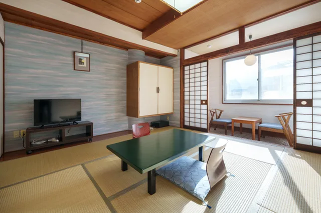 غرفة يابانية اقتصادية بفرشتي فوتون بحوض استحمام، Hotel New Tsuruta 1/1