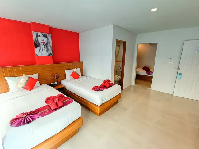 Family, Triple, 1 King and 1 Single Beds, Balcony, PJ PATONG RESORTEL 2/10