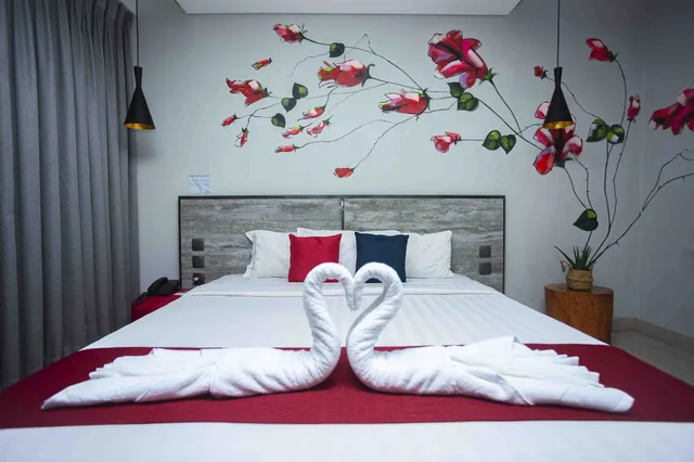 استوديو بسرير كوين، Urbano Hotel 1/3