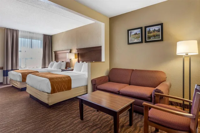 جناح بسريرين كوين، Comfort Inn and Suites Branson Meadows 2/2