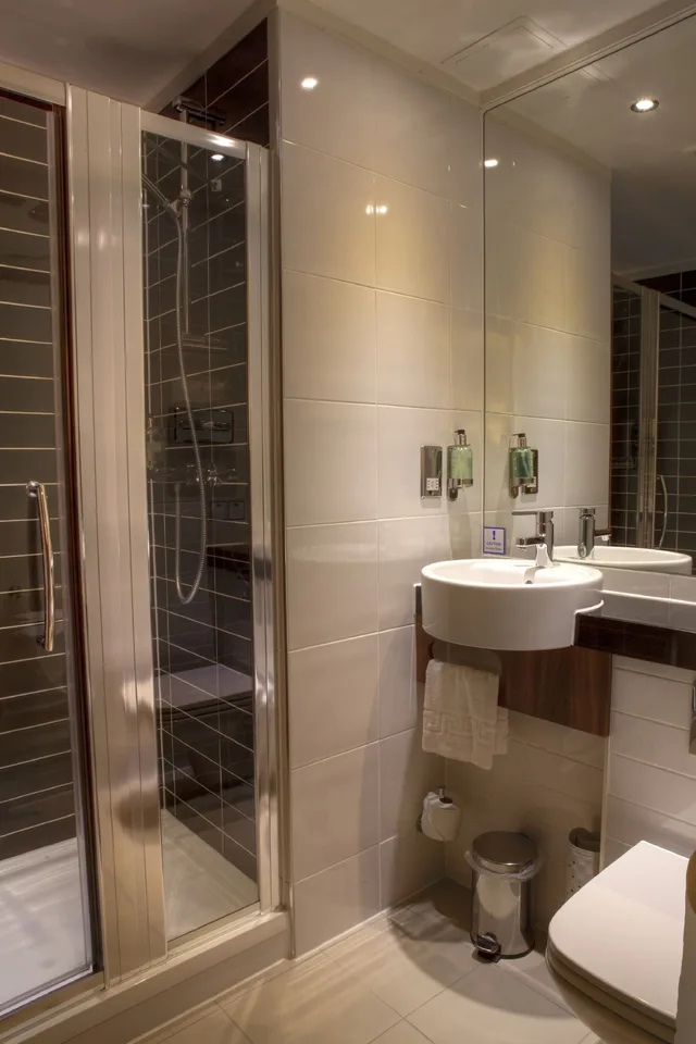 غرفة بسريرين منفصلين مع أريكة لذوي الإعاقة، Holiday Inn Express Edinburgh Airport Ex Quality Edinburgh Airport 10/10