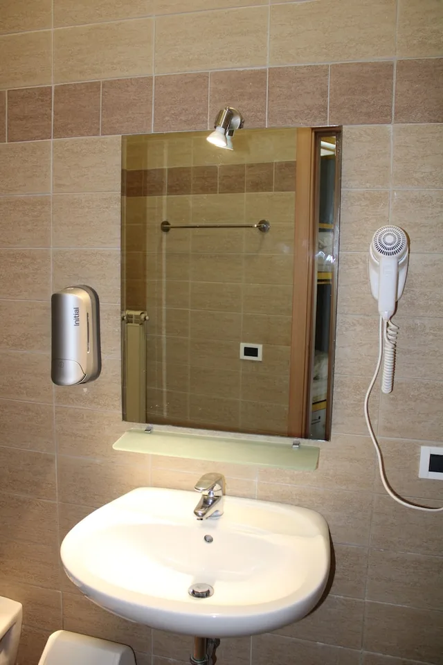 سكن مشترك مختلط بحمام خاص، Roma Scout Center - Hostel 2/4