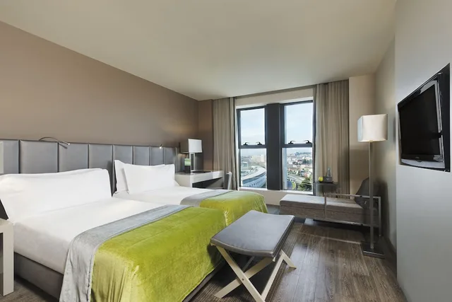 غرفة بريميوم بسرير مزدوج، Hotel Melia Braga 1/3