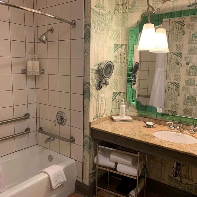 Suite, 2 Double Beds, Bath and Shower, Accessible، Royal Sonesta Portland Downtown 6/7