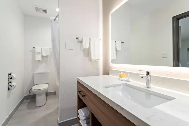 Room, 2 Double Beds, Baymont by Wyndham Beaumont 6/8