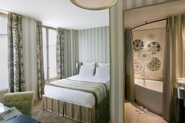 Discovery, Queen Bed, Hotel Le Bellechasse Saint Germain 3/5