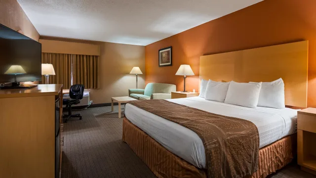 غرفة قياسية كبيرة بسرير كينج، Best Western Paducah Inn 1/6