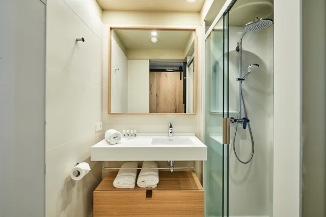 Family, Studio, Queen and Twin Beds, Mountain Side, 2 Bathrooms، Numad Studios 3/4