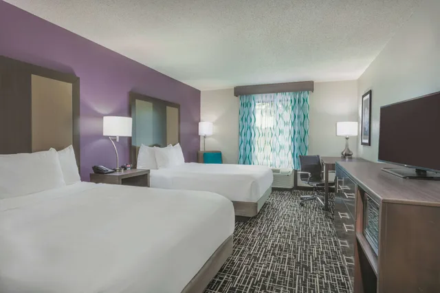 Room, 2 Queen Beds, La Quinta Inn & Suites by Wyndham Covington 6/9