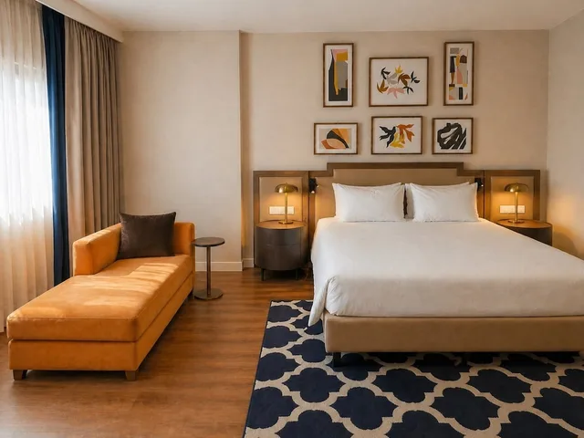 غرفة بريميوم بسرير كينج مع أريكة، Holiday Inn Madrid Las Tablas 1/4