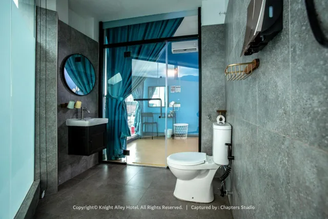 Room, Double or Twin Bed, Private Bathroom, Knight Alley Hotel 4/4
