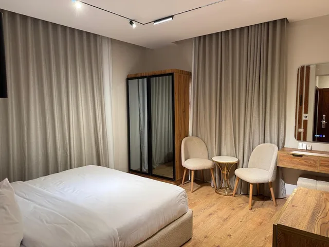 جناح جونيور بسرير كينج بإطلالة على المدينة بشرفة، Palacio Pyramids Hotel 2/7