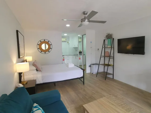 استوديو ديلوكس بسرير كوين، Bay Of Palms 3/5