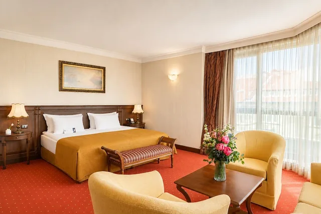 جناح جونيور بسرير كينج، Crystal Palace Boutique Hotel 5/10