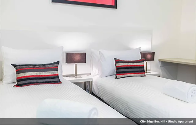 Courtyard, Studio, Apartment، Comfort Apartments Box Hill 2/5