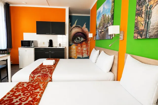 Family, Quadruple, 2 Double Beds, Amsterdam Teleport Hotel 2/9