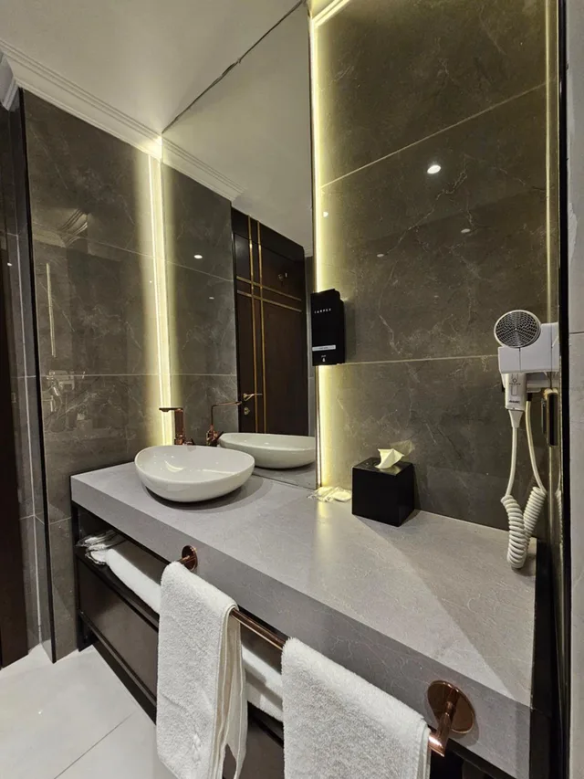 جناح، Asur Imperial Hotel 6/8