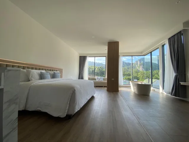 Junior Suite, King Bed, Infinity Aonang Krabi 5/8