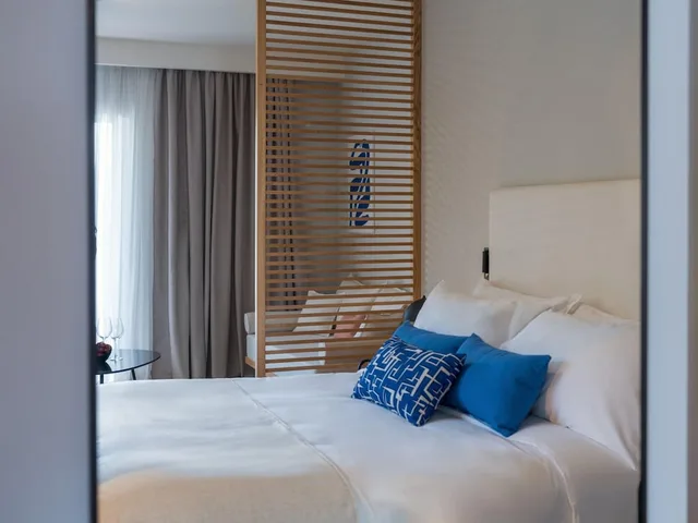 Zen, Retreat, King Bed, Inland View, Sofa، Domes Noruz Kassandra - Adults-Only 4/8