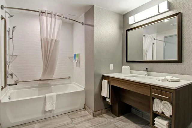 جناح بسرير كينج بغرفة نوم واحدة مع أريكة، Home2 Suites By Hilton Edmonton South 3/4