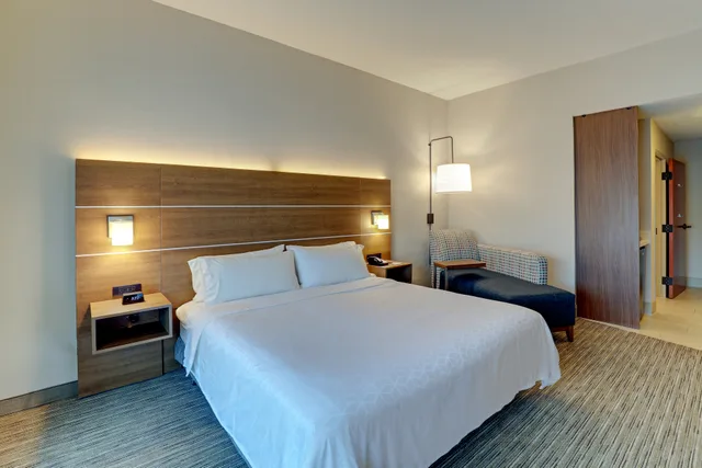 جناح بسرير كينج لذوي الإعاقة، Holiday Inn Express Campbellsville 1/4